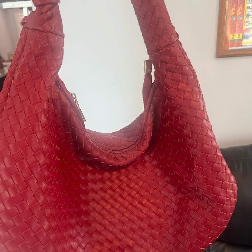 Elegant Red Woven Women's Bag